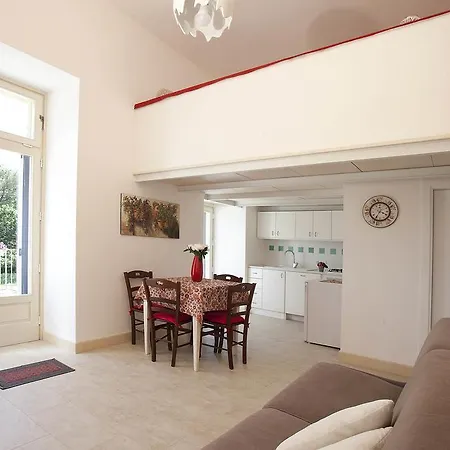 Lägenhetshotell Rosato 4*