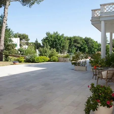 Lägenhetshotell Rosato Selva Di Fasano